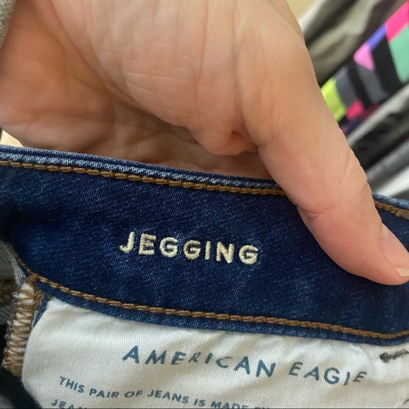 American eagle dark wash distressed mid rise jegging 2 extra long tall - Picture 4 of 5